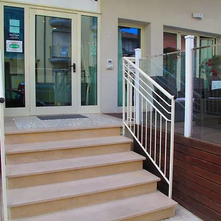 Gimmi Hotel