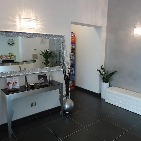 Gimmi Hotel