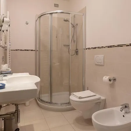 Gimmi Hotel 3*